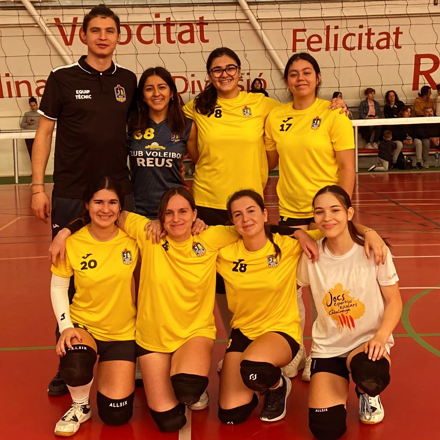 En este momento estás viendo CONSELL ESPORTIU 
JUVENIL FEMENI 
Victoria del juvenil Negre devant un complicat…