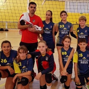 Lee más sobre el artículo ALEVI MIXTE FEDERAT
C.V. REUS 2 – TORREDEMBA. 3
Els Minis enssopeguen a casa en …