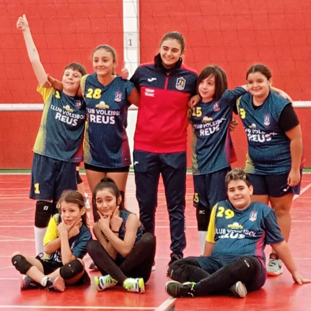 En este momento estás viendo CONSELL ESPORTIU
L’ ALEVI NEGRE GUANYA EL SEU PARTIT!! Els Minis cada vegada mi…