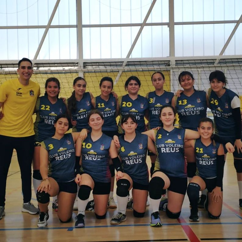 En este momento estás viendo INFANTIL FEMENI 2° CAT. 
C.V. REUS 3 – C.V. SALOU 2
Las reusenses despliegan su …