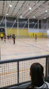 Lee más sobre el artículo EL CADET FEMENI PREFERENT S’ ENDU EL PARTIT AL TIE BREAK !!!…