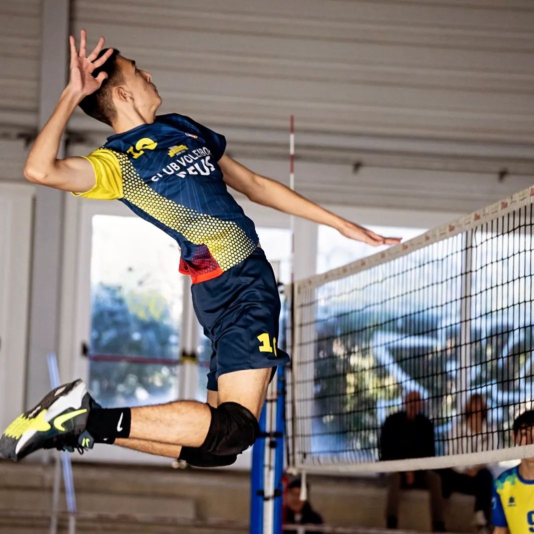 En este momento estás viendo CADET MASCULI, ORGULL BLAU, AMUNT REUS…