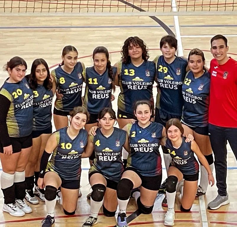 En este momento estás viendo INFANTIL FEMENI 2° CAT.
TORREDEMBARRA.  0
CLUB VOLEIBOL REUS 3
Enorme el partido…