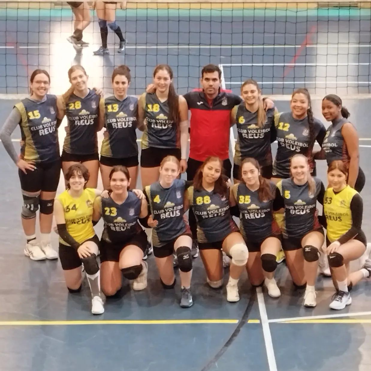 En este momento estás viendo SENIOR FEMENI 3° CAT. 
PANTERES GROGUES 2
CLUB VOLEIBOL REUS 3
Victoria peleadis…