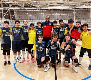 Lee más sobre el artículo CADET MASCULI 2° CATALANA 
C.V. REUS BLAU 3 – VILADECANS 1
Gran victoria del Bla…