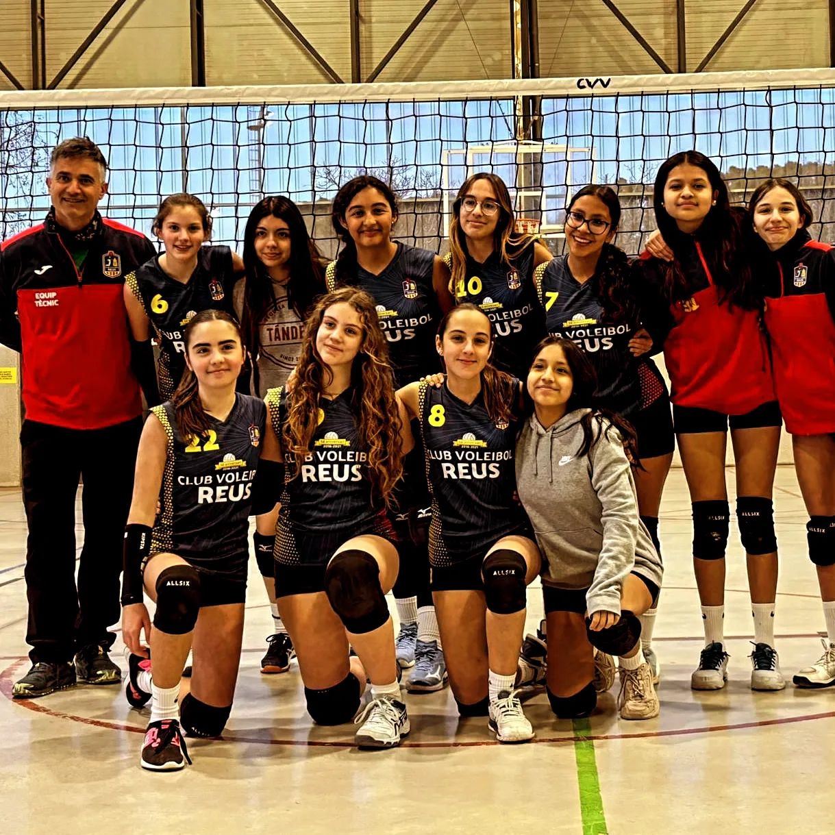 En este momento estás viendo INFANTIL FEMENI PREFERENT 
Gran victoria por 0 a 3 en la pista del C.V. Vilanova…