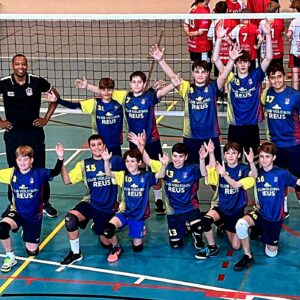 Lee más sobre el artículo INFANTIL MASCULI 1° CATALANA 
AVAP GIRONA 2 – C.V. REUS 3
Victoria peleada in ex…