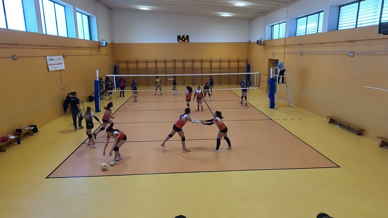 En este momento estás viendo Senior femenino fase ascenso VIC VOLEI CALLIS – C.V. REUS