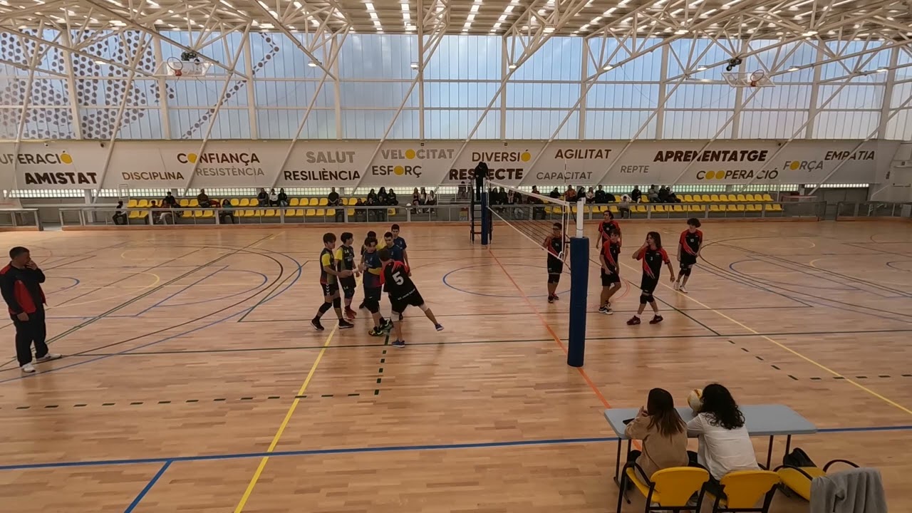 En este momento estás viendo Volei 2 ultims sets juvenil masculí C.v. Reus – C,v, Aee Ins. Jaume Balmes